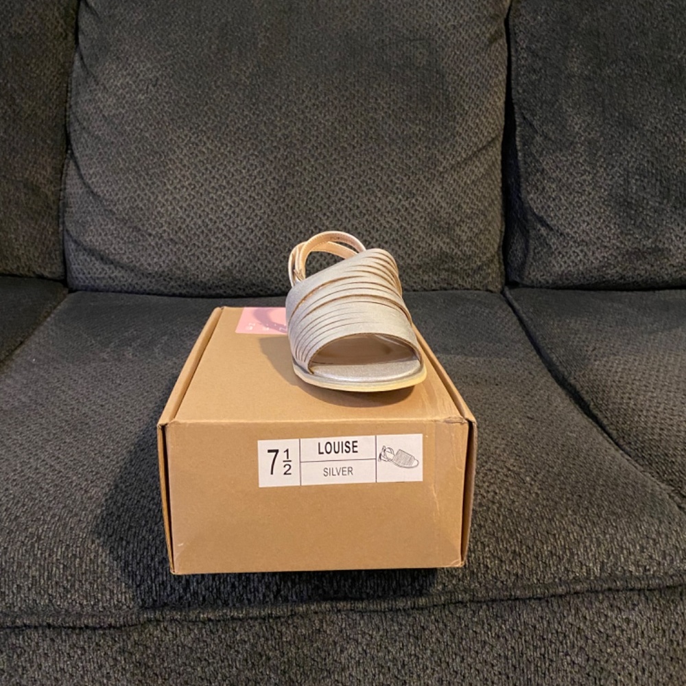 Sandals - Picture 4 of 4